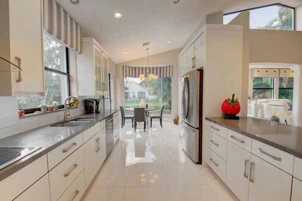 Dining room, Interior, Kitchen, Pendant Lights, Recessed Lighting