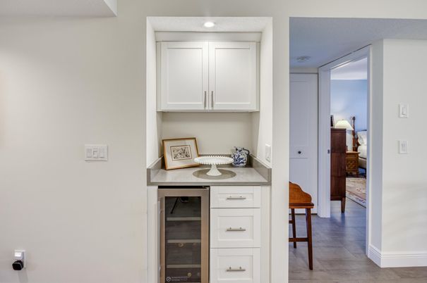 Interior, Piano, Recessed Lighting, Wood Texture Flooring