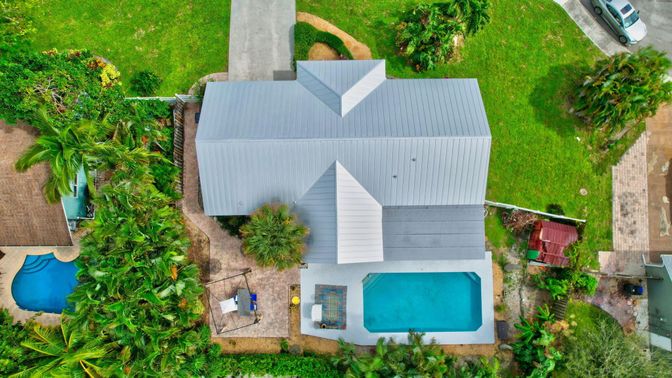 Exterior, Drone