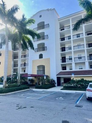 Exterior, Facade, Condo Building
