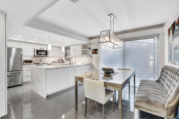 Dining room, Interior, Kitchen, Pendant Lights, Recessed Lighting, Stainless Steel Appliances