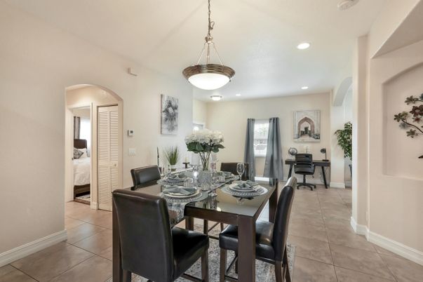 Dining room, Interior, Pendant Lights, Recessed Lighting