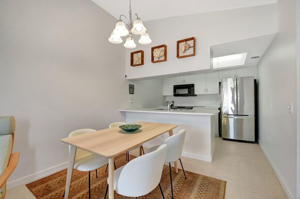 Dining room, Interior, Kitchen, Pendant Lights, Stainless Steel Appliances