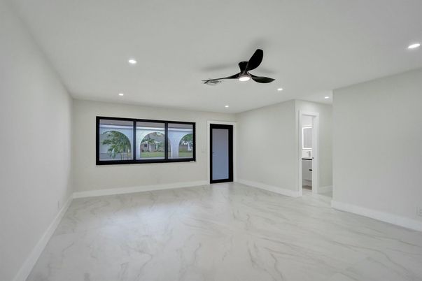 Empty room, Interior, Marble, Recessed Lighting