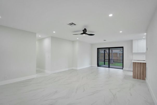 Empty room, Interior, Marble, Recessed Lighting
