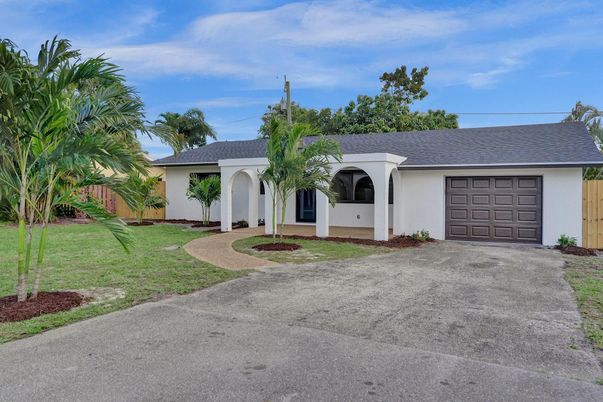 Attached, Backyard, Exterior, Facade, Ranch