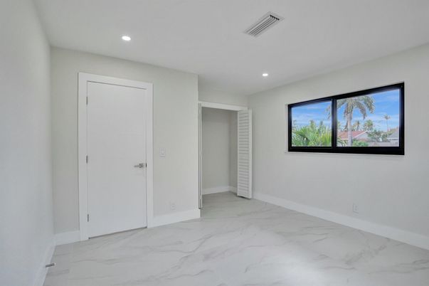 Empty room, Interior, Marble, Recessed Lighting