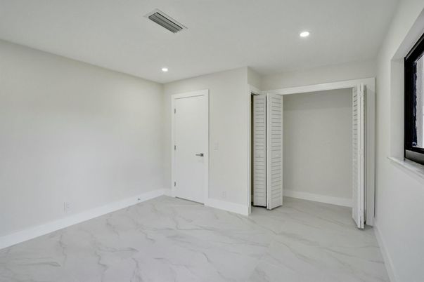 Empty room, Interior, Marble, Recessed Lighting