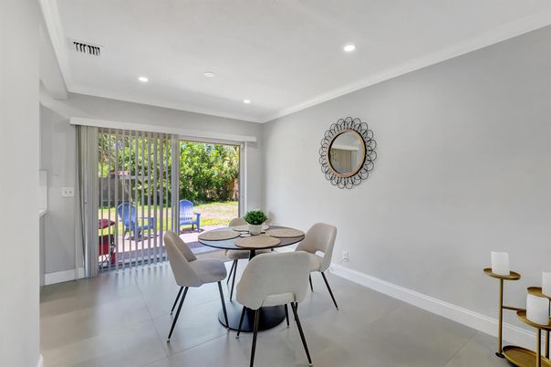 Dining room, Interior, Recessed Lighting