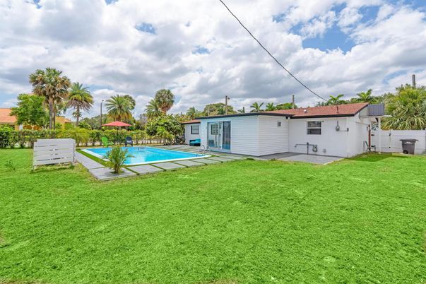 Backyard, Exterior, Pool