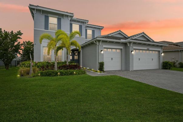 Attached, Exterior, Facade, Mediterranean