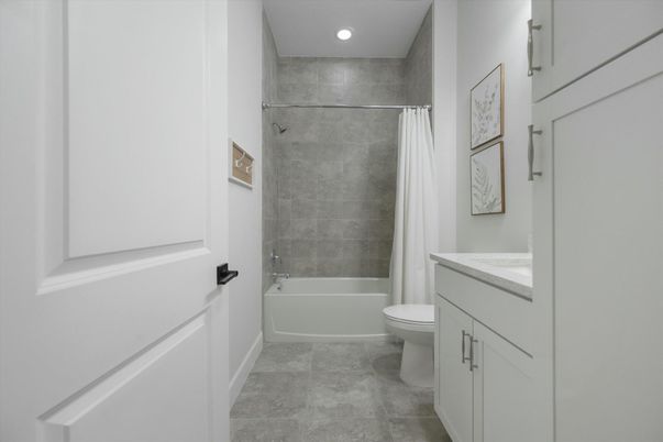 Bathroom, Interior, Recessed Lighting