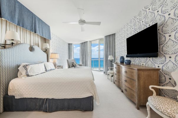 Bedroom, Interior, Water