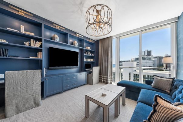Chandelier, Interior, Living room