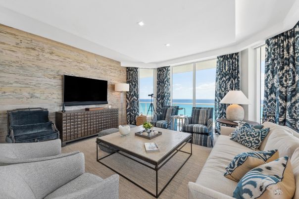 Interior, Living room, Recessed Lighting, Stone Walls, Water