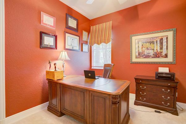 Home Office, Interior