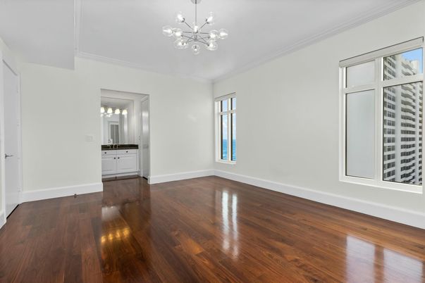 Empty room, Interior, Pendant Lights, Wood Texture Flooring