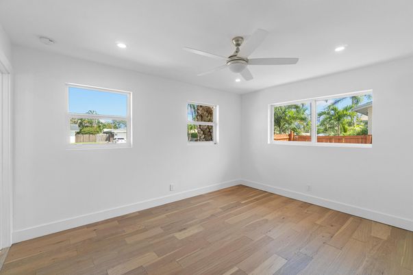 Empty room, Interior, Recessed Lighting, Wood Texture Flooring