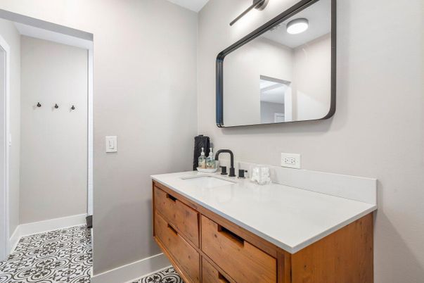 Bathroom, Dual Sink Vanities, Interior