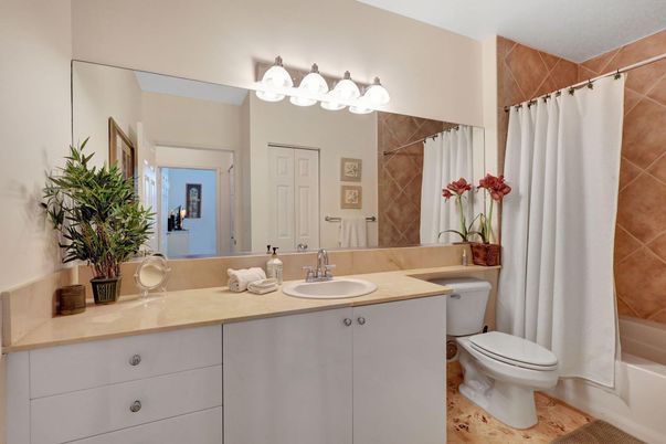 Bathroom, Dual Sink Vanities, Interior