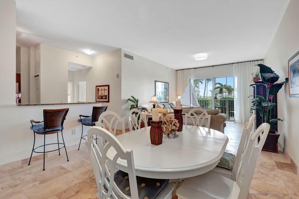 Dining room, Interior