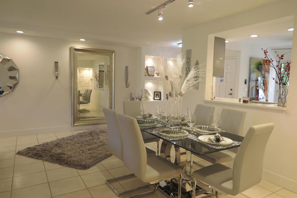 Dining room, Interior, Recessed Lighting