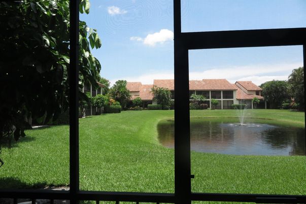 Exterior, Lake