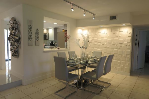Dining room, Interior, Recessed Lighting