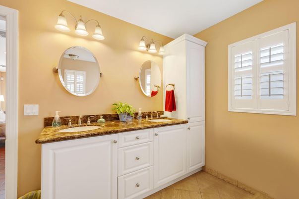 Bathroom, Dual Sink Vanities, Interior