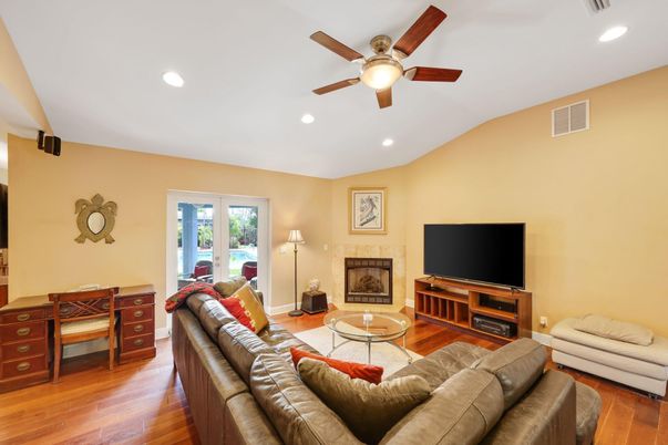 Interior, Living room, Recessed Lighting, Wood Texture Flooring