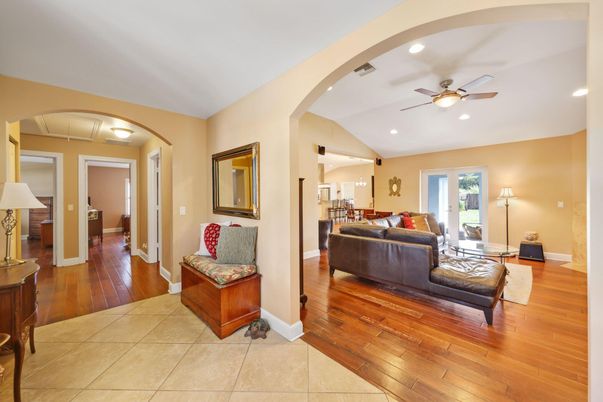 Interior, Living room, Recessed Lighting, Wood Texture Flooring