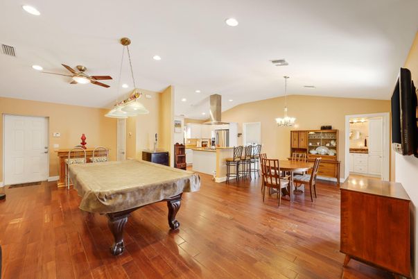 Chandelier, Dining room, Interior, Kitchen, Pendant Lights, Recessed Lighting, Wood Texture Flooring