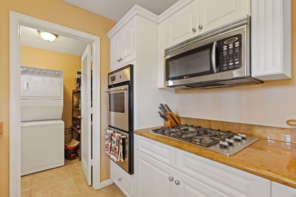 Interior, Kitchen, Utility Closets, Washer
