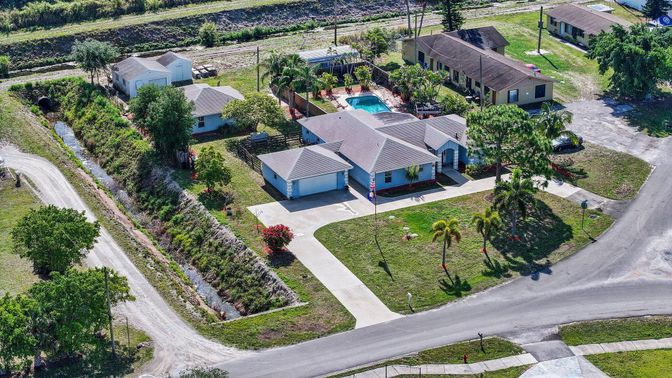 Exterior, Drone