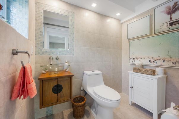 Bathroom, Interior, Recessed Lighting