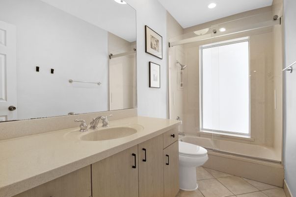 Bathroom, Interior, Recessed Lighting