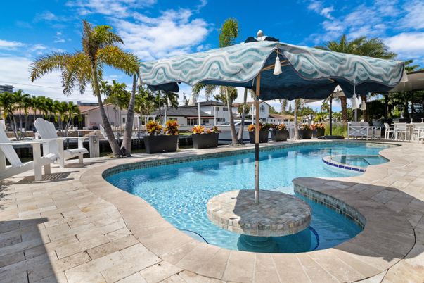 Exterior, Pool