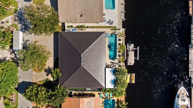 Exterior, Drone