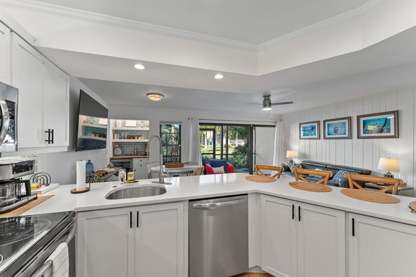 Dining room, Interior, Kitchen, Recessed Lighting