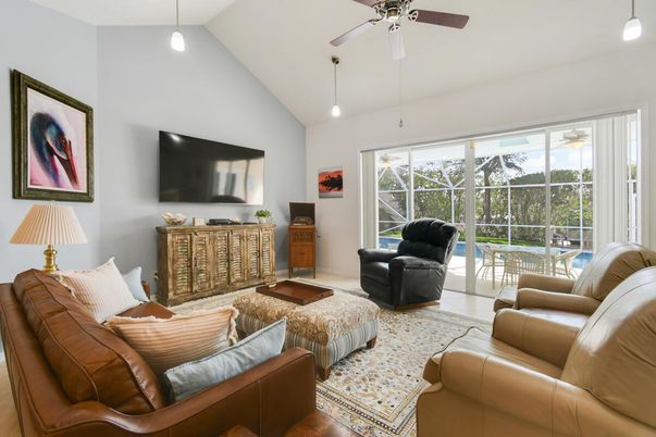 Interior, Living room, Pendant Lights