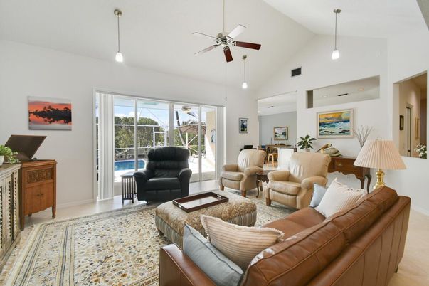 Interior, Living room, Pendant Lights