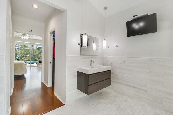 Bathroom, Interior, Pendant Lights, Recessed Lighting, Wood Texture Flooring