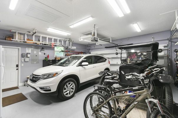 Garage, Interior