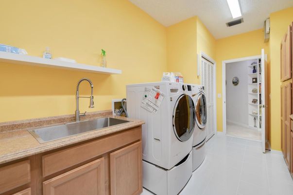 Interior, Washer