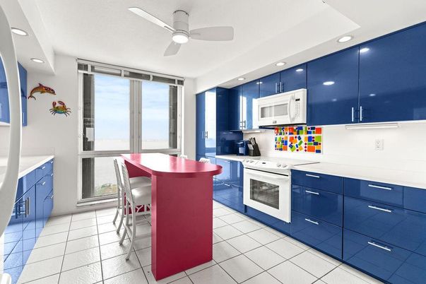 Dining room, Interior, Kitchen, Recessed Lighting, Stainless Steel Appliances