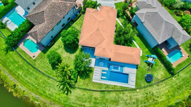 Exterior, Drone