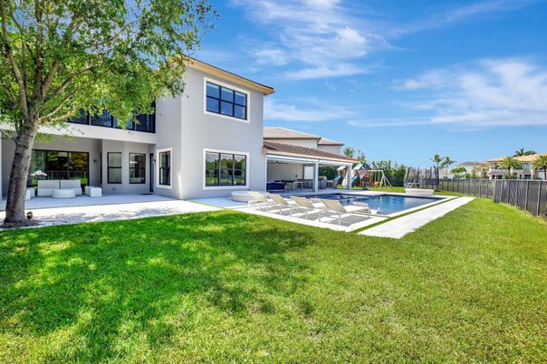 Backyard, Exterior, Pool