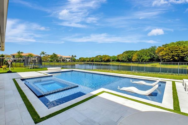 Exterior, Playground, Pool