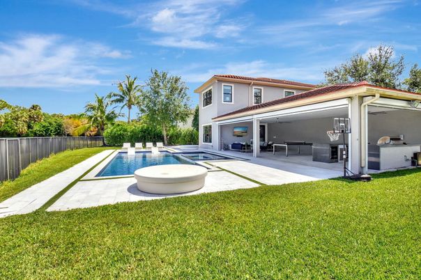 Backyard, Exterior, Pool