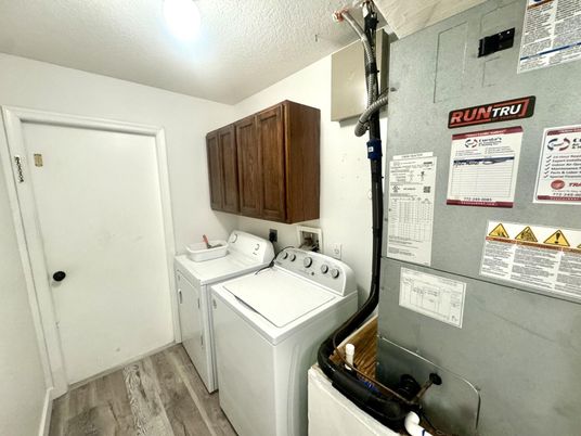 Interior, Washer, Wood Texture Flooring